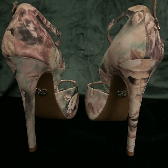 Betsey Johnson Belee Floral Platform Heels Peep Toe Ankle Strap Pumps Size 7M - Picture 5 of 9